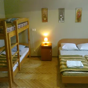 https://yaroslav-hostel.hotels-of-kiev.com